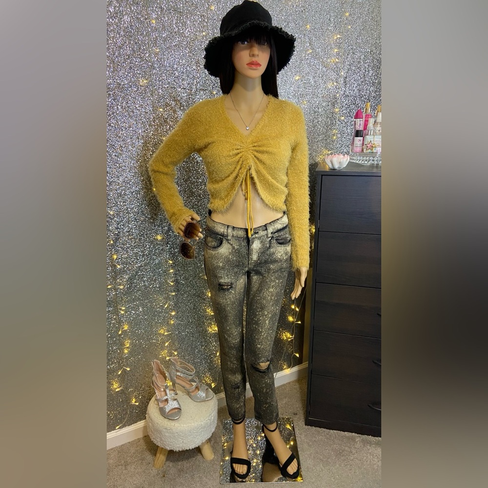 ‼️CLEARANCE Item‼️| Fuzzy Gold Scrunch Sweater - Picture 2 of 9